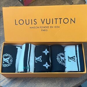Louis Vuitton Black and White Socks Set